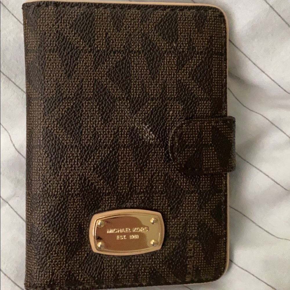Michael Kors wallet